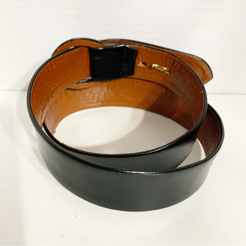 Vintage Unbranded Leather Belt Round Leather Belt Buckle Interesting Closure 🖤